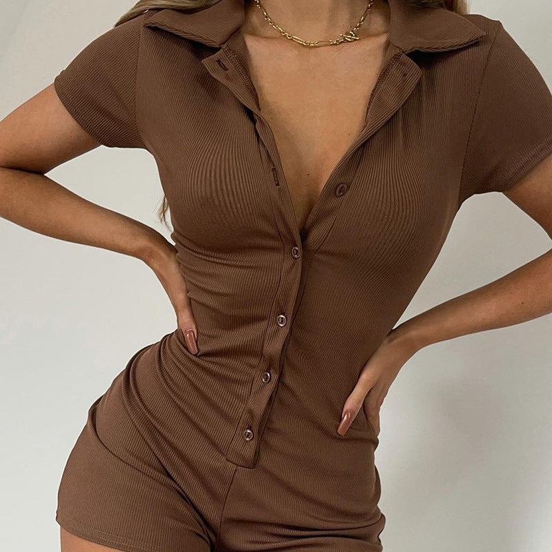 Dame tætsiddende Playsuit med knapper og kort benlængde Skovae