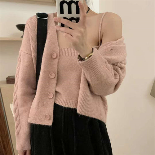 Kvinders cardigan i kabelstrikdesign med knaplukning og elegant pasform Stilla