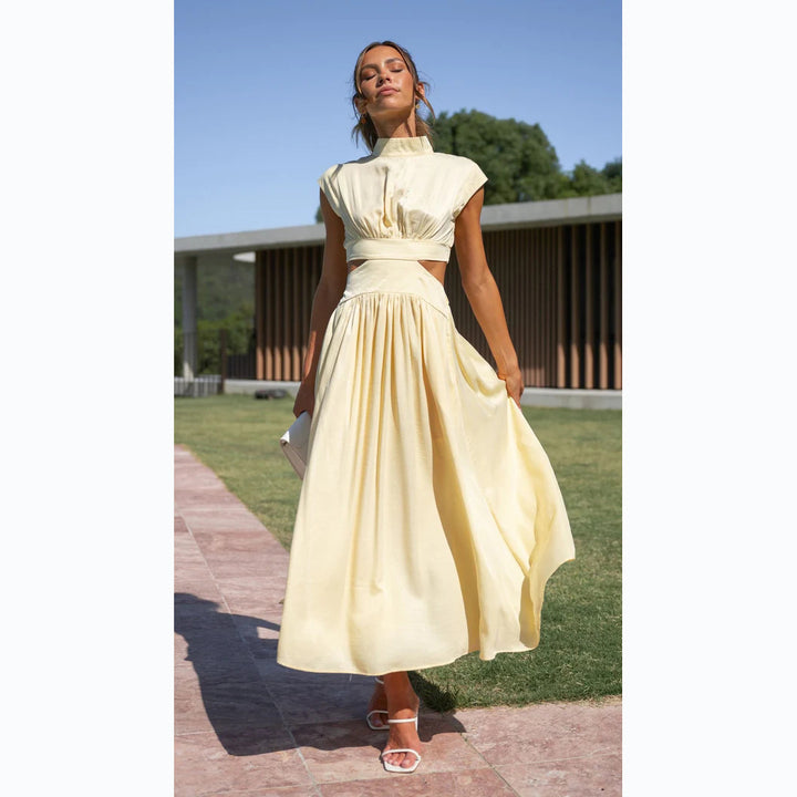 Dame Maxikjole med elegant drapering og moderigtige cut-out-detaljer Stilla