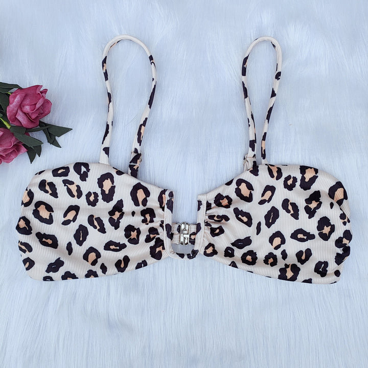 Dame bikini sæt med elegant leopardmønster og struktureret overflade design Skovae