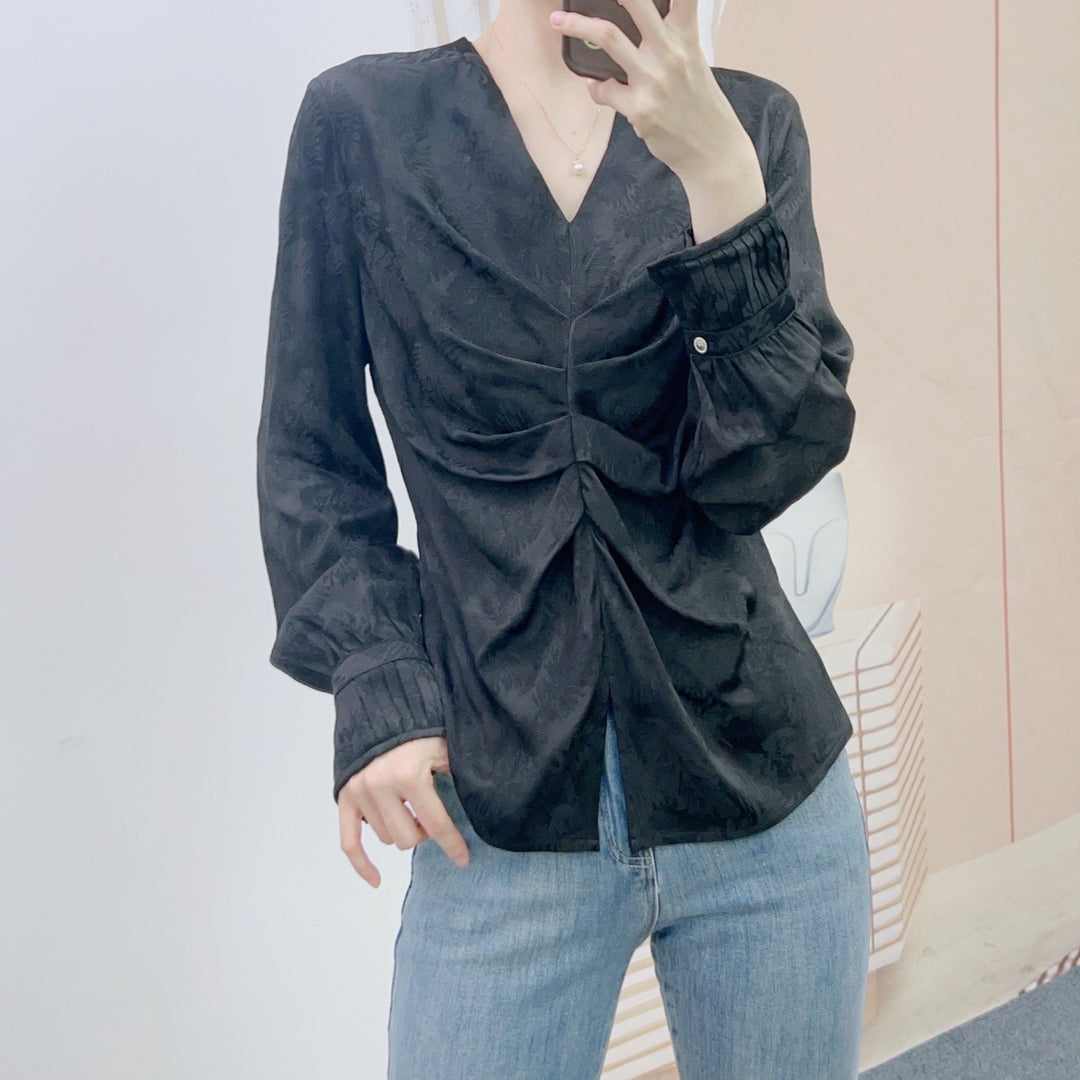 Damer Elegant Bluse med raffinerede flæsedetaljer og V-halsudskæring Stilla