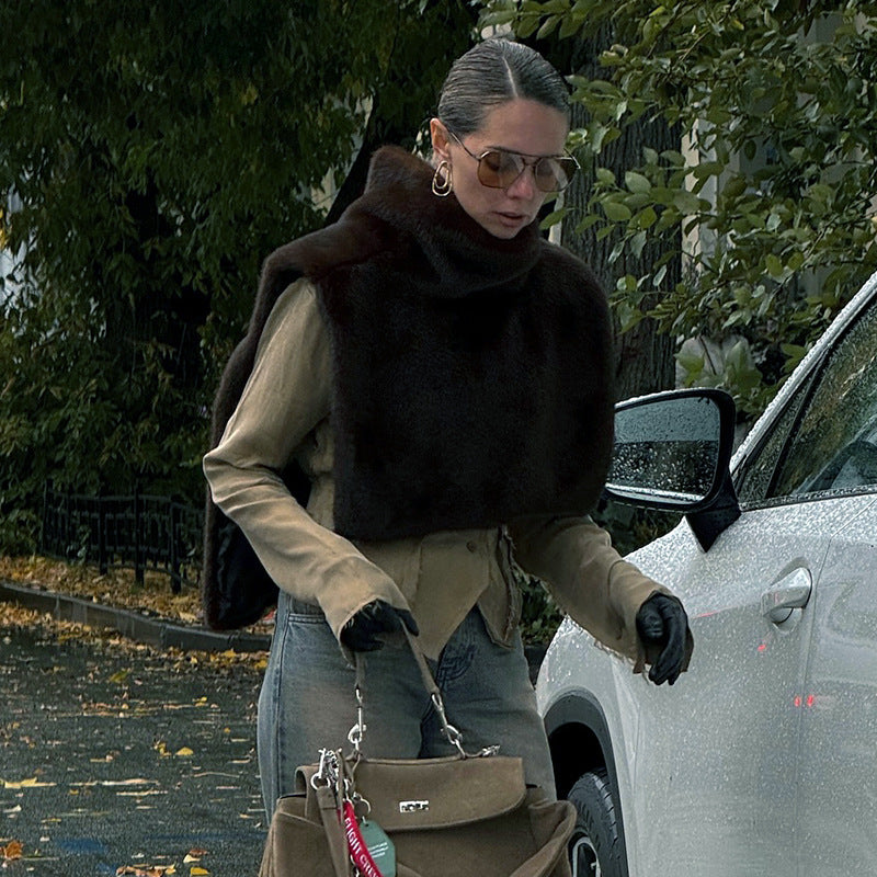 Femme Luksuriøs Faux-Fur-Cape med Høj Krave Stilla