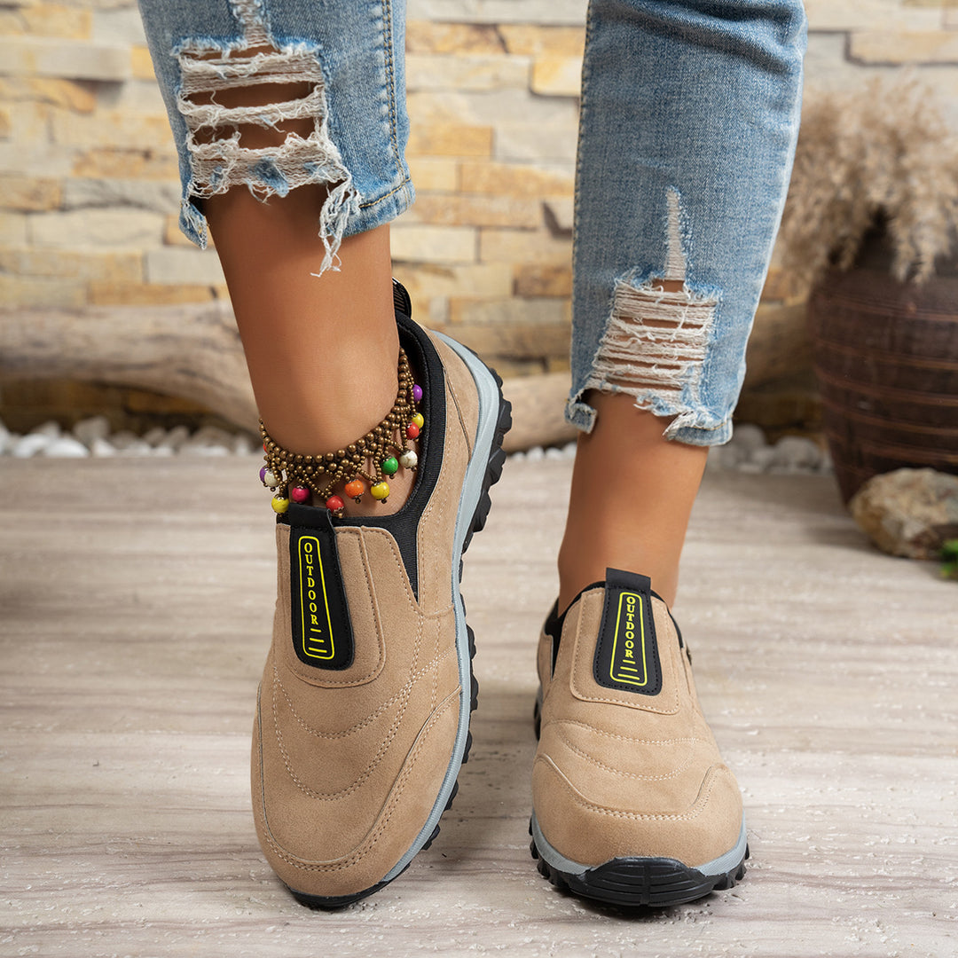 Dame komfortable outdoor sneakers med skridsikker sål og elastisk indgang Stilla