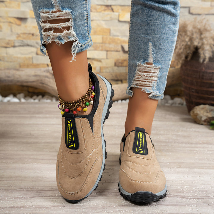 Dame komfortable outdoor sneakers med skridsikker sål og elastisk indgang Stilla
