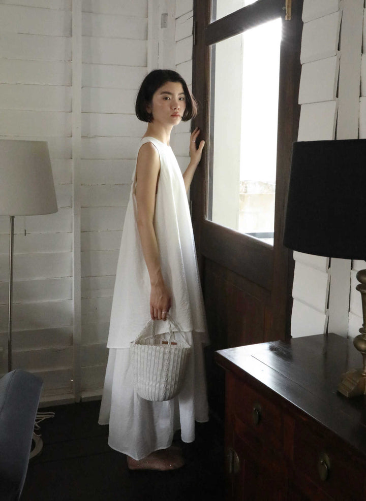 Dame afslappet langkjole i elegant layering-stil med flydende snit Stilla