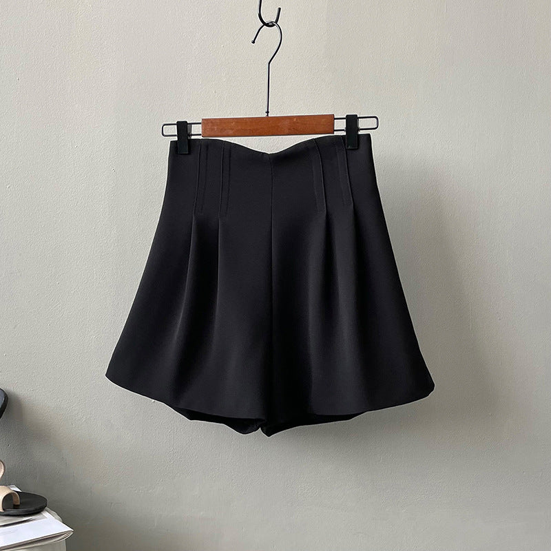 Dame modische korte bukser med plissering og elegant silhuet Stilla