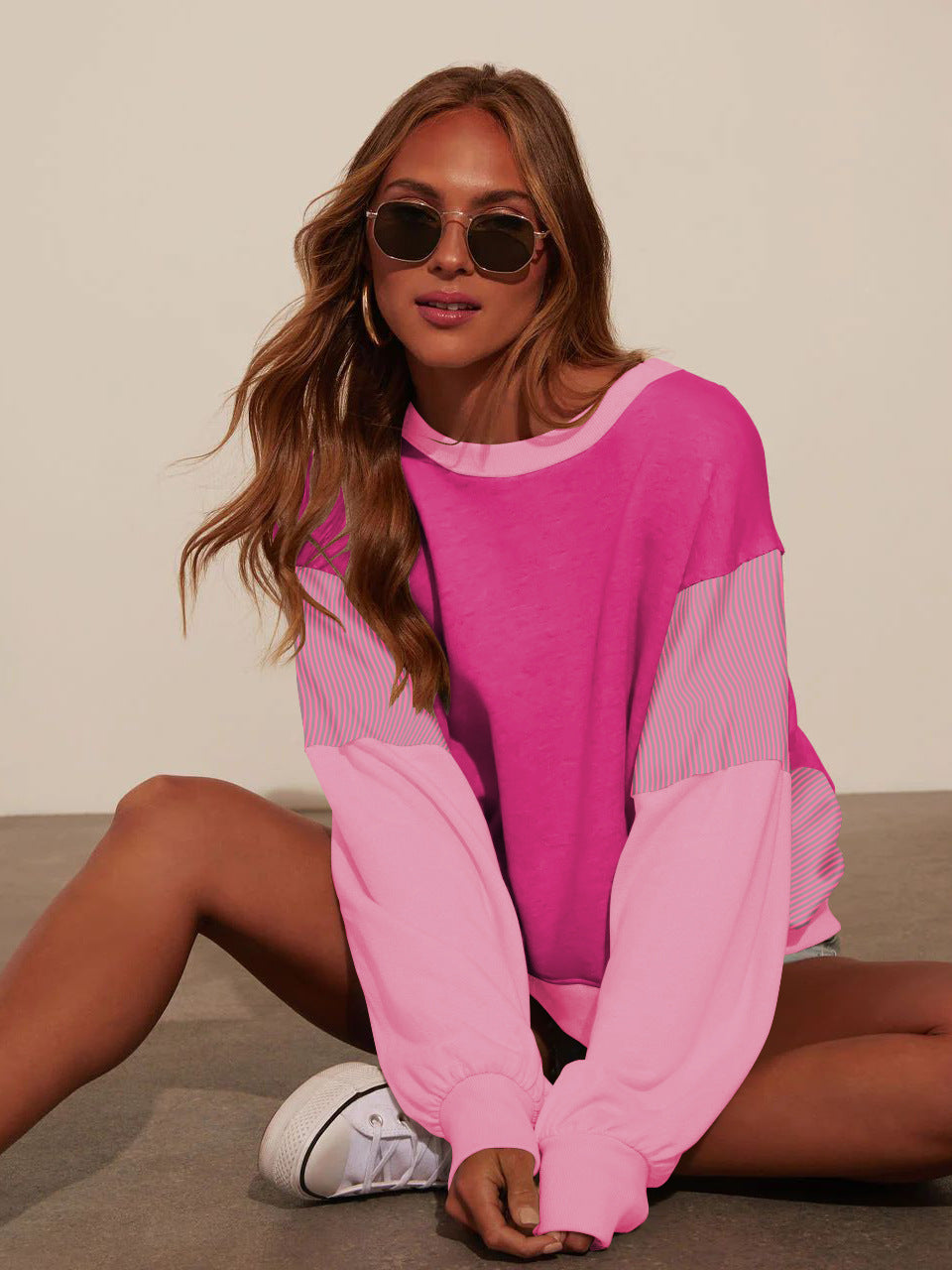 Dame Oversized Sweatshirt med moderne stribemønster og blødt materiale Stilla