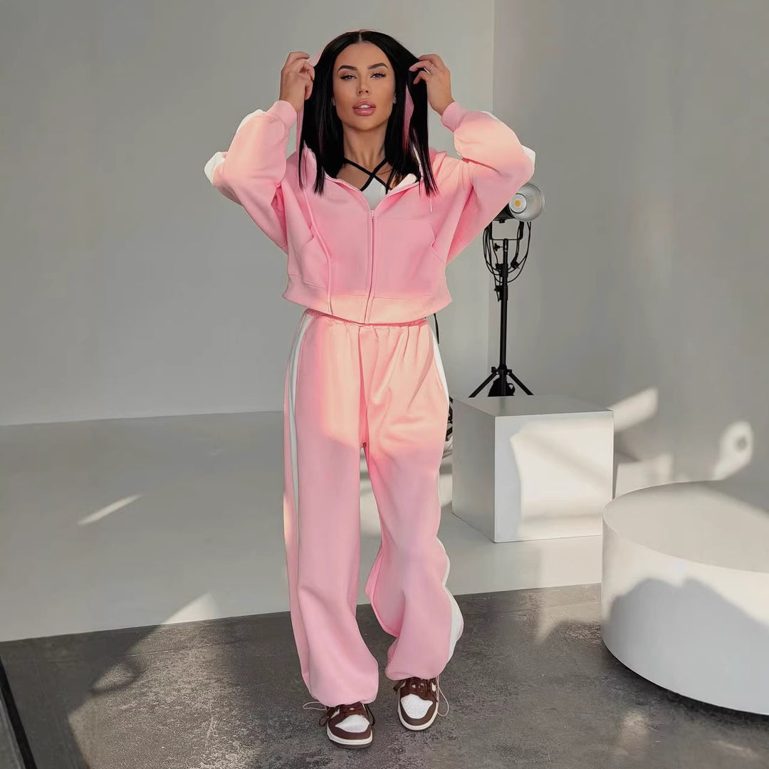Kvinders sporty fritids sæt med moderne hoodie og komfortable joggers Skovae