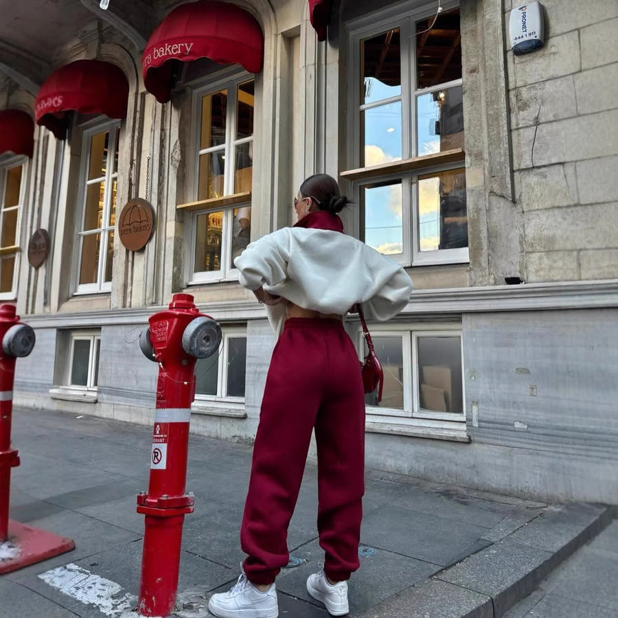 Kvinders fleece sweatshirt med høj krave og praktiske sidelommer Skovae
