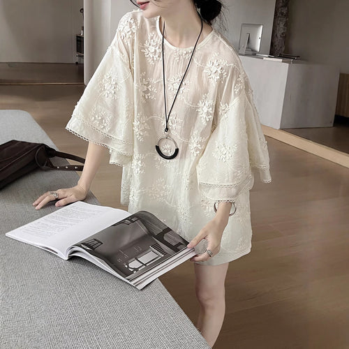 Dame luftig bluse med elegant lace og brede ærmer Stilla