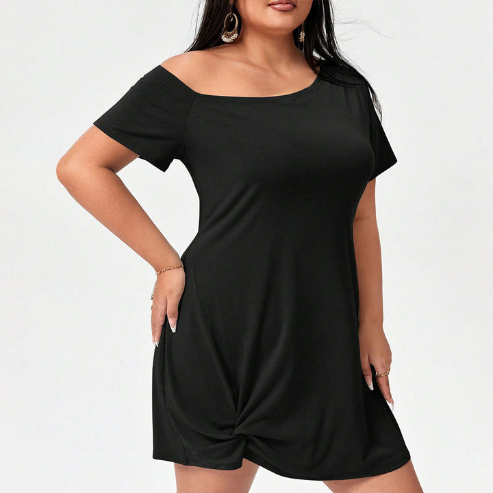 Dame asymmetrisk minikjole med twist-detalje Stilla