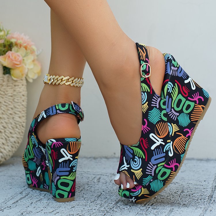 Dame Wedge-sandaler med farverigt grafikdesign og justerbar rem Stilla