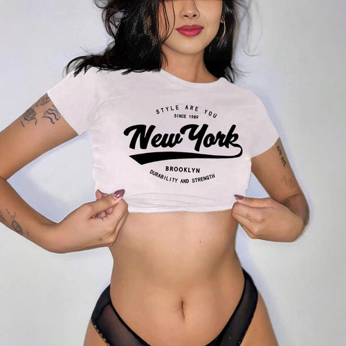 Dame Crop-T-Shirt med kreativ New York tryk Skovae