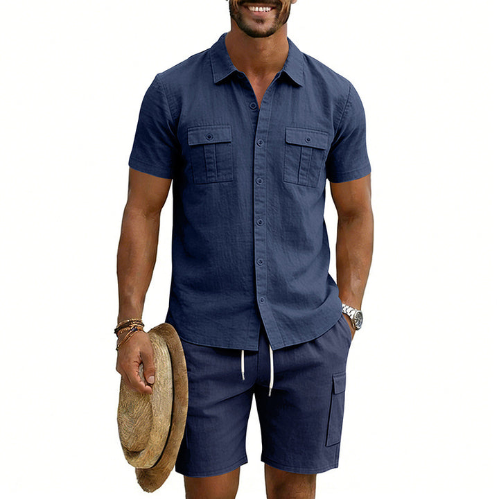 Herrer nan sommerligt fritids-sæt i bomulds-linnedmix med kortærmet skjorte og cargo-shorts Skovae