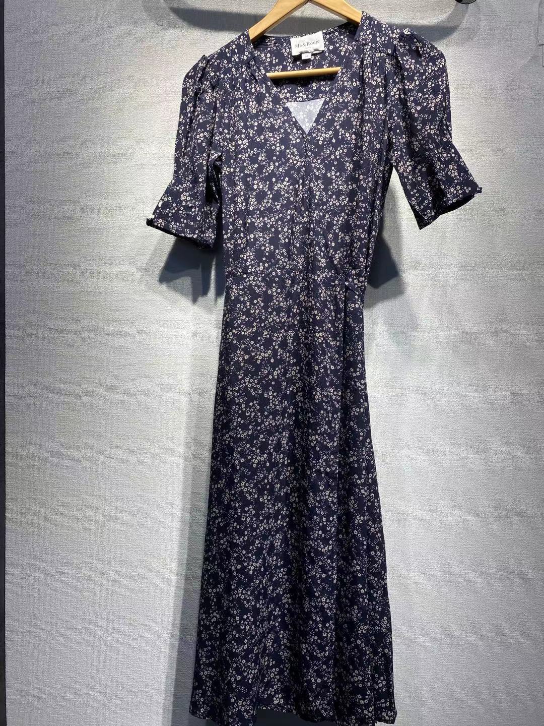 Dame Maxikjole med floralt design og elegante pufærmer Stilla
