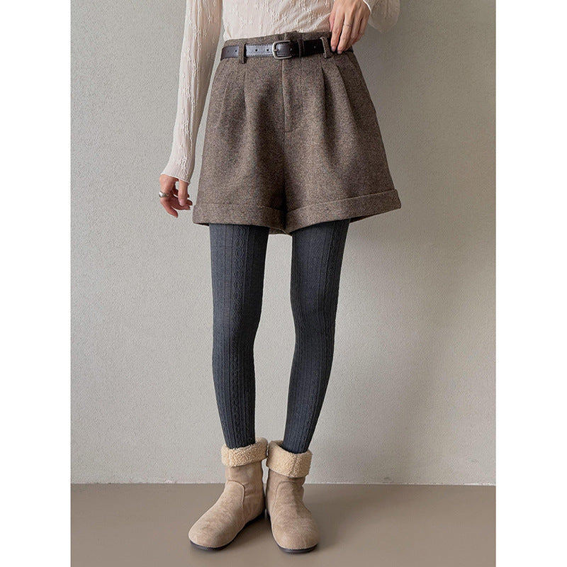 Damer elegante uldshorts med bred talje og folder Stilla