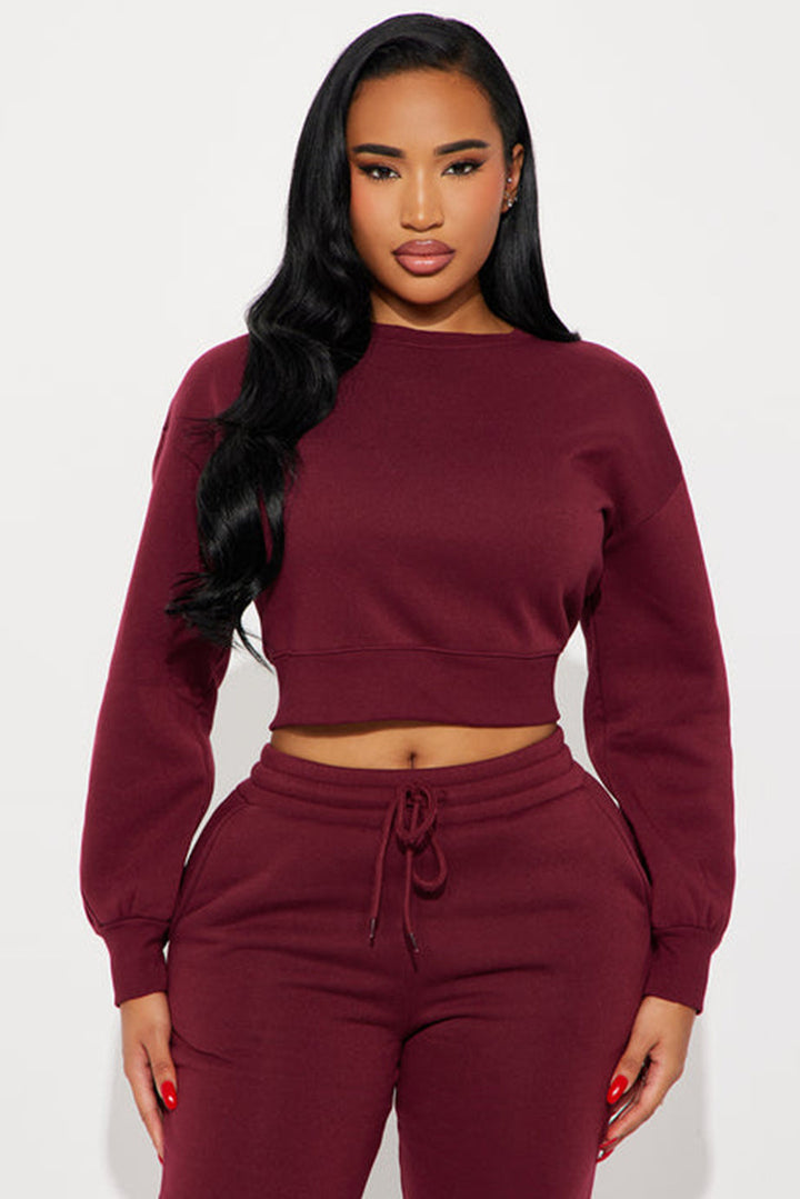 Kvindernes cropped sweatshirt med droppe skuldre og bred kant Skovae