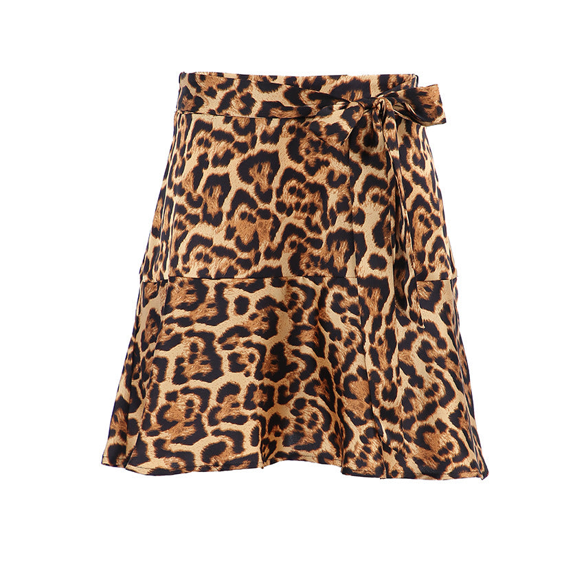 Dame mini nederdel med attraktivt leopardmønster og voluminøs pasform Stilla