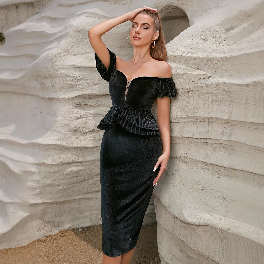 Kvinder Skræddersyet Aftenkjole med Off-the-Shoulder Design og Volant Detaljer Stilla