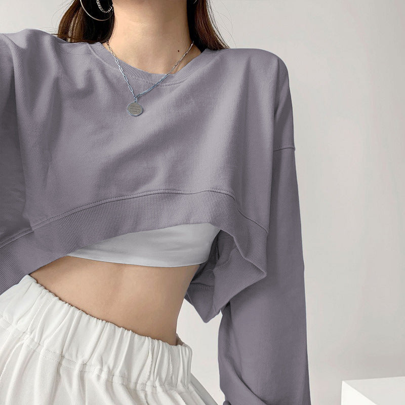 Kvinders afslappede crop sweatshirt med løse ærmer og moderne snit