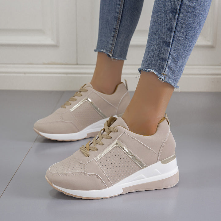 Dame Behagelige og fashionable sneakers med åndbart overmateriale og polstret sål Stilla