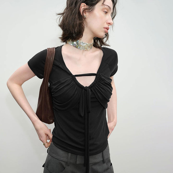 Damen figurbetontes Kurzarm-Top mit Rüschendetails und Bindeband Skovae