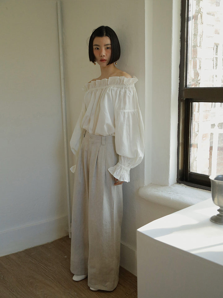 Dame Off-Shoulder Bluse med ruffle detaljer og perfekt pasform Stilla
