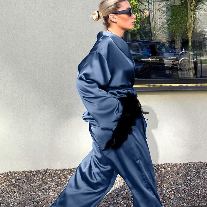 Dame satin casual lounge-sæt med elegante fjer Stilla