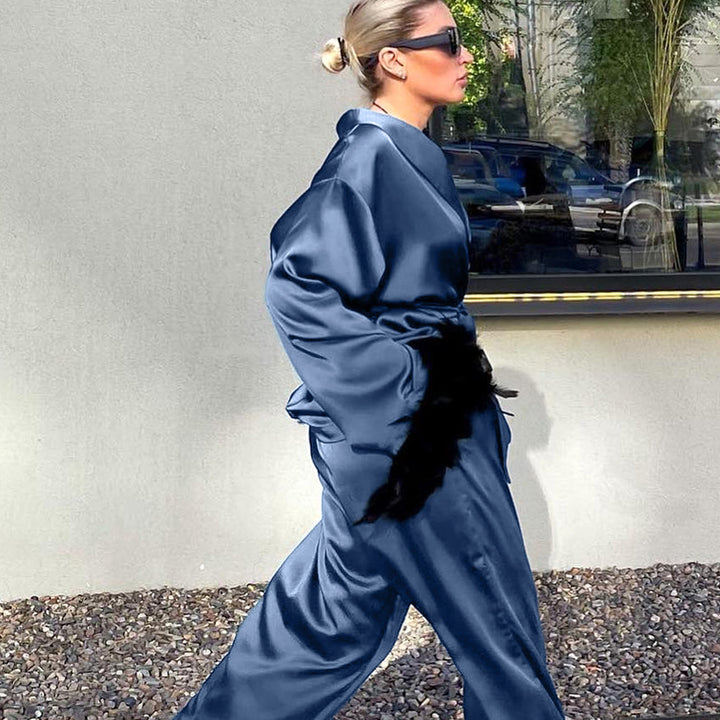 Dame satin casual lounge-sæt med elegante fjer Stilla
