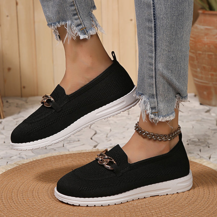 Dame Slip-On Sneakers med elegant kæde-detalje og åndbart overmateriale Stilla