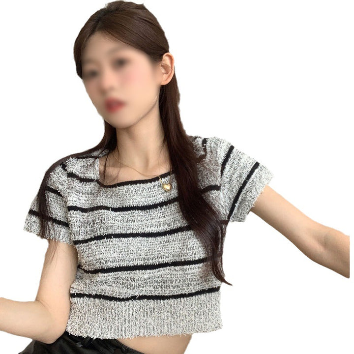 Kvinders cropped top med moderigtig stribet mønster og afslappet snit