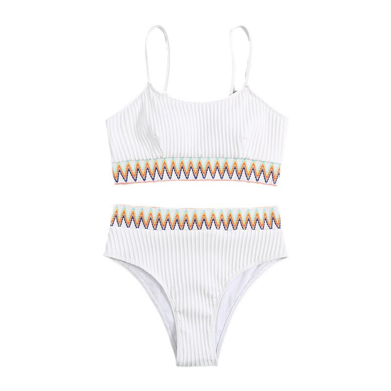 Dame Bikini-sæt med modedesign i rib og legende zigzag-accenter Stilla