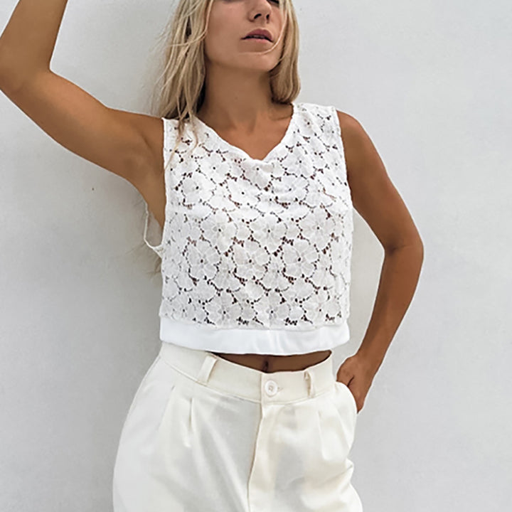 Dame spids-crop-top med blomster mønstre og dekorativt kant Stilla