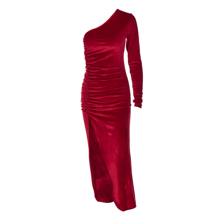 Dame elegant aftenkjole med asymmetrisk snit og fin drapering Stilla