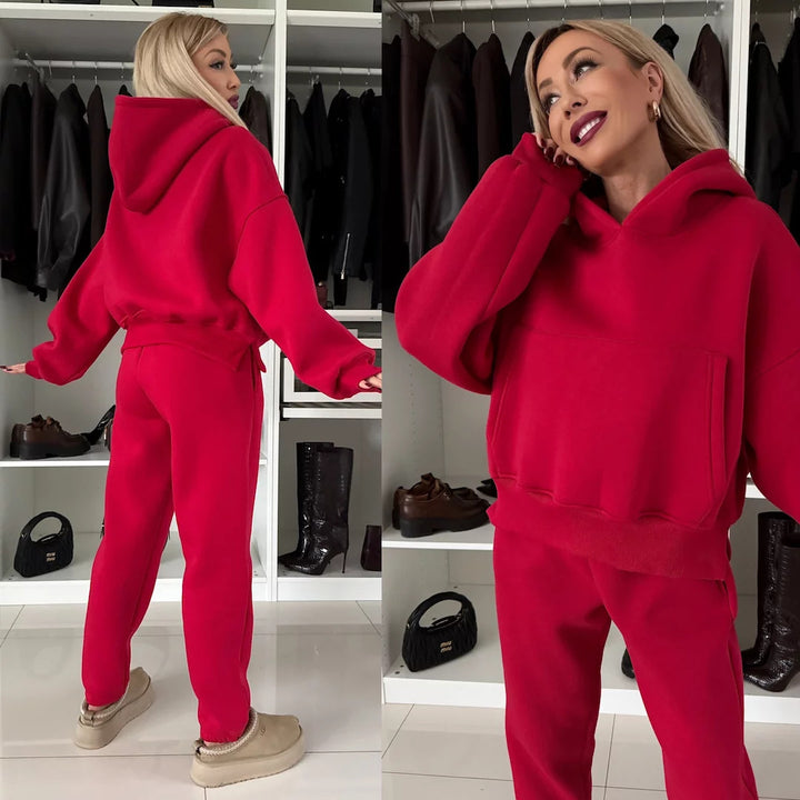 Kvinders hyggelige hoodie med høj krave og afslappede joggingbukser Skovae