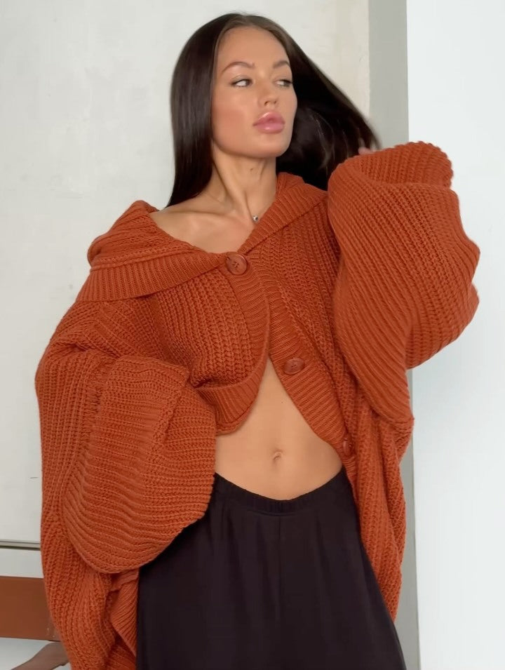 Kvindernes oversized cardigan med knapdesign og blødt materiale Stilla