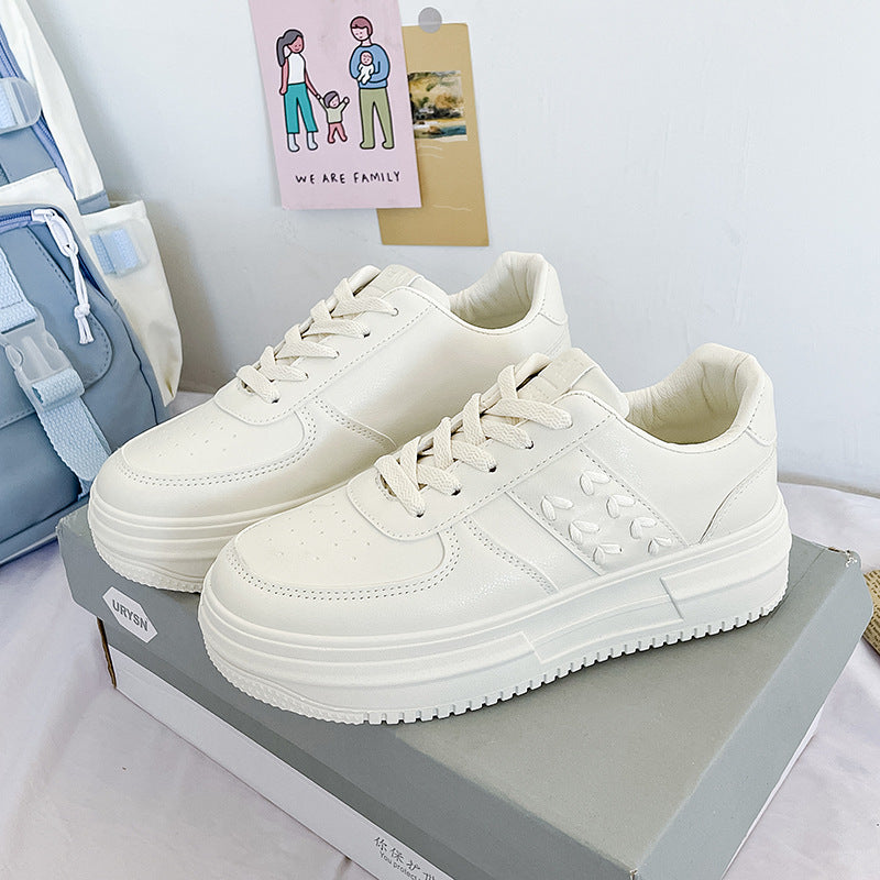 Dame platform sneakers i elegant design med forstærket sålprofil og åndbar overfladestruktur Stilla