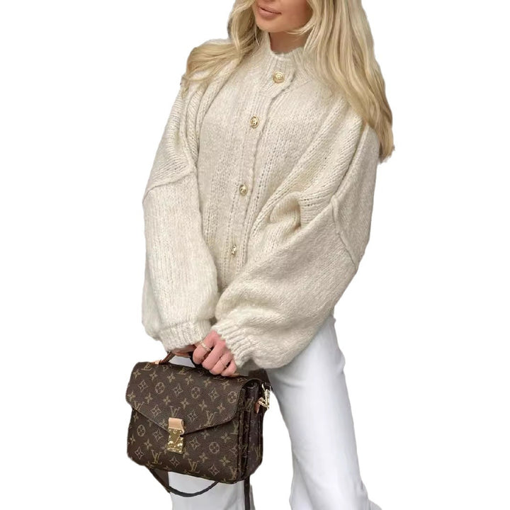 Kvinders hyggelige oversized striktrøje med moderne snit og voluminøse ærmer Stilla