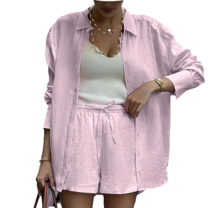 Dame sæt bestående af luftig bluse og shorts med elastisk talje Stilla