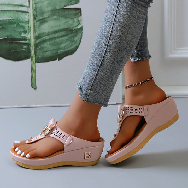 Dame Zehentrenner-sandaler med fashionable remdesign og komfortabelt fodseng Stilla