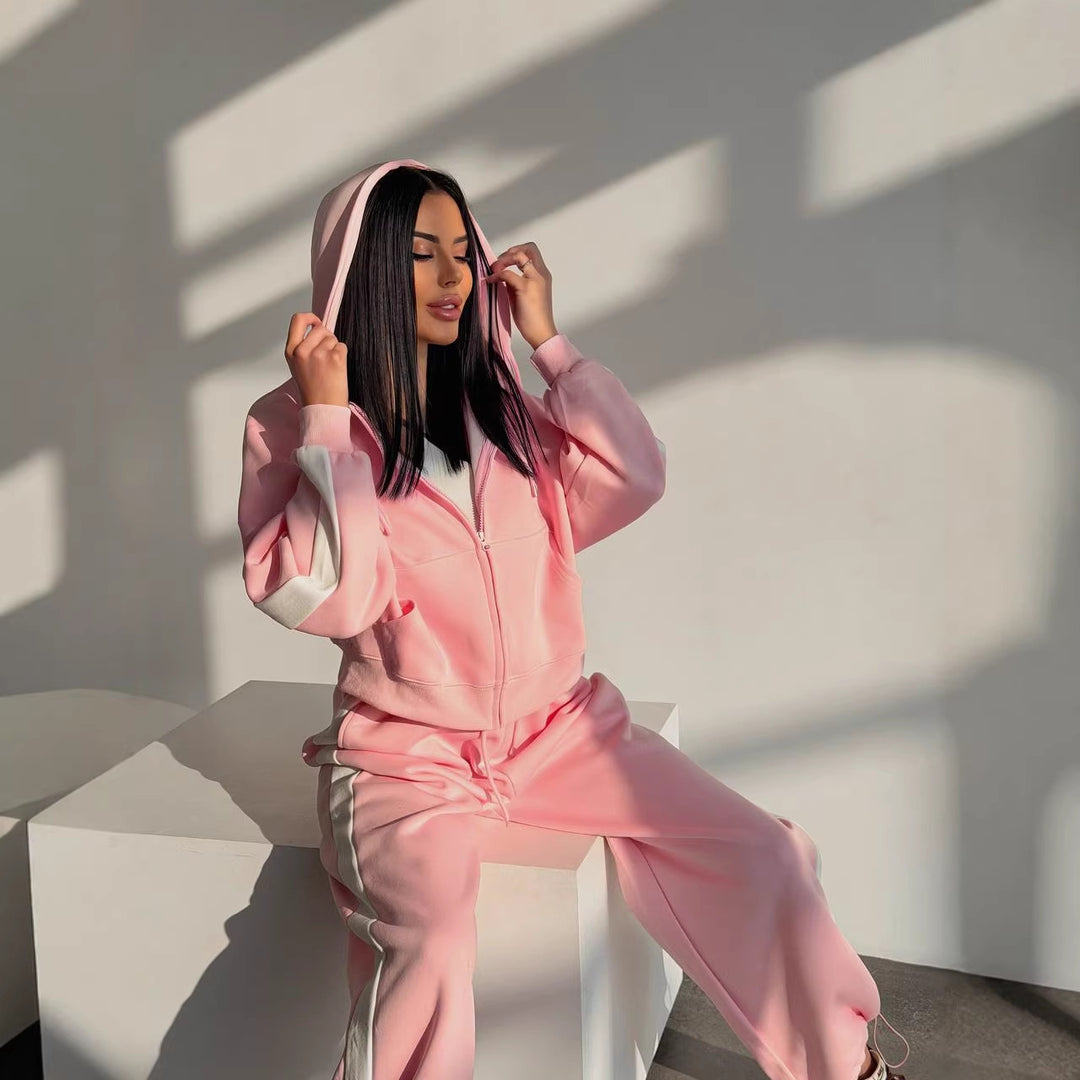 Kvinders sporty fritids sæt med moderne hoodie og komfortable joggers Skovae