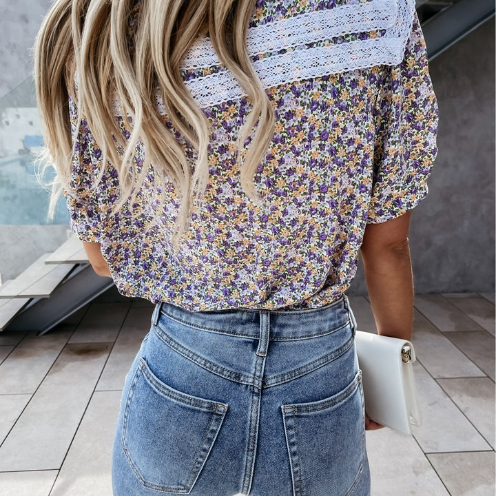 Damebluse med floraltryk og spidse detaljer Stilla