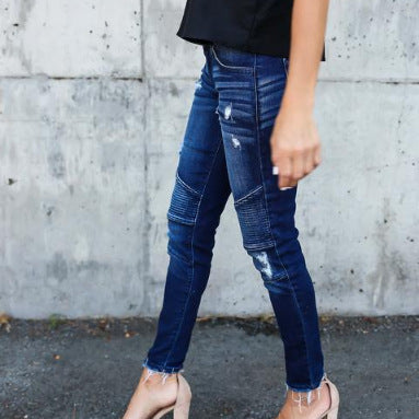 Damejeans i moderigtigt skinny-stil med stilfulde ripped-detaljer Stilla