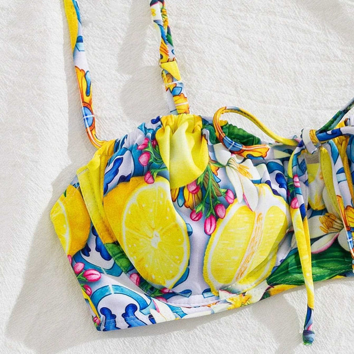 Dame bikini-sæt med raffinerede bindebånd og spændende blomsterprint Skovae