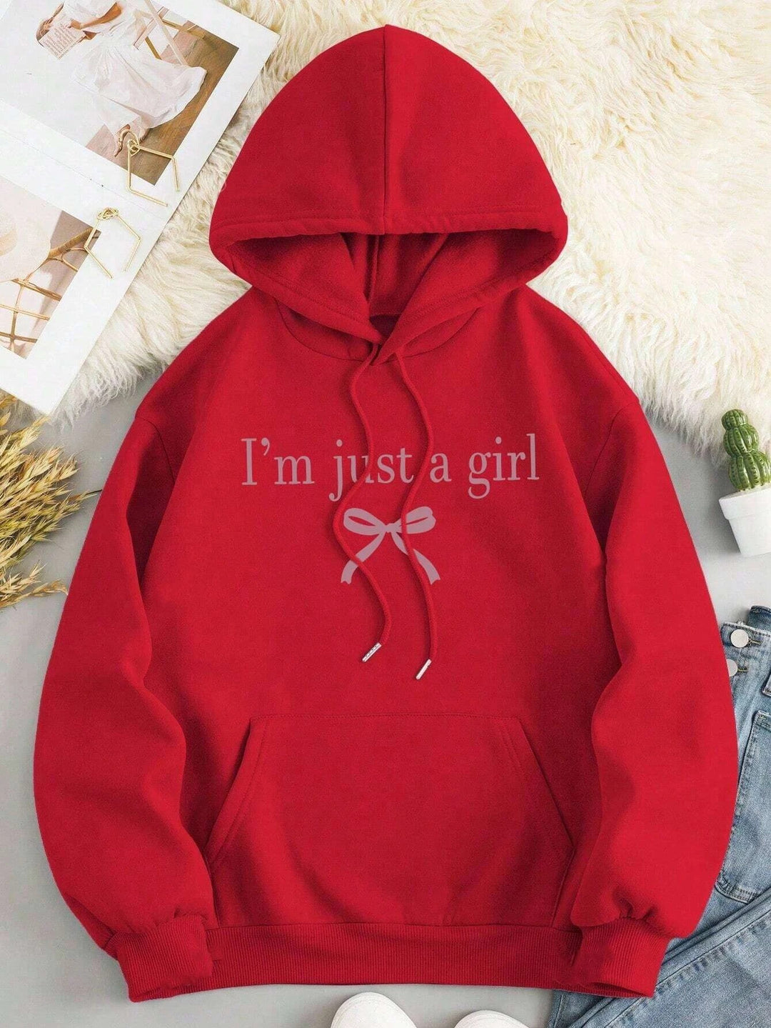 Kvinders hoodie med moderne print og klassisk snit Stilla