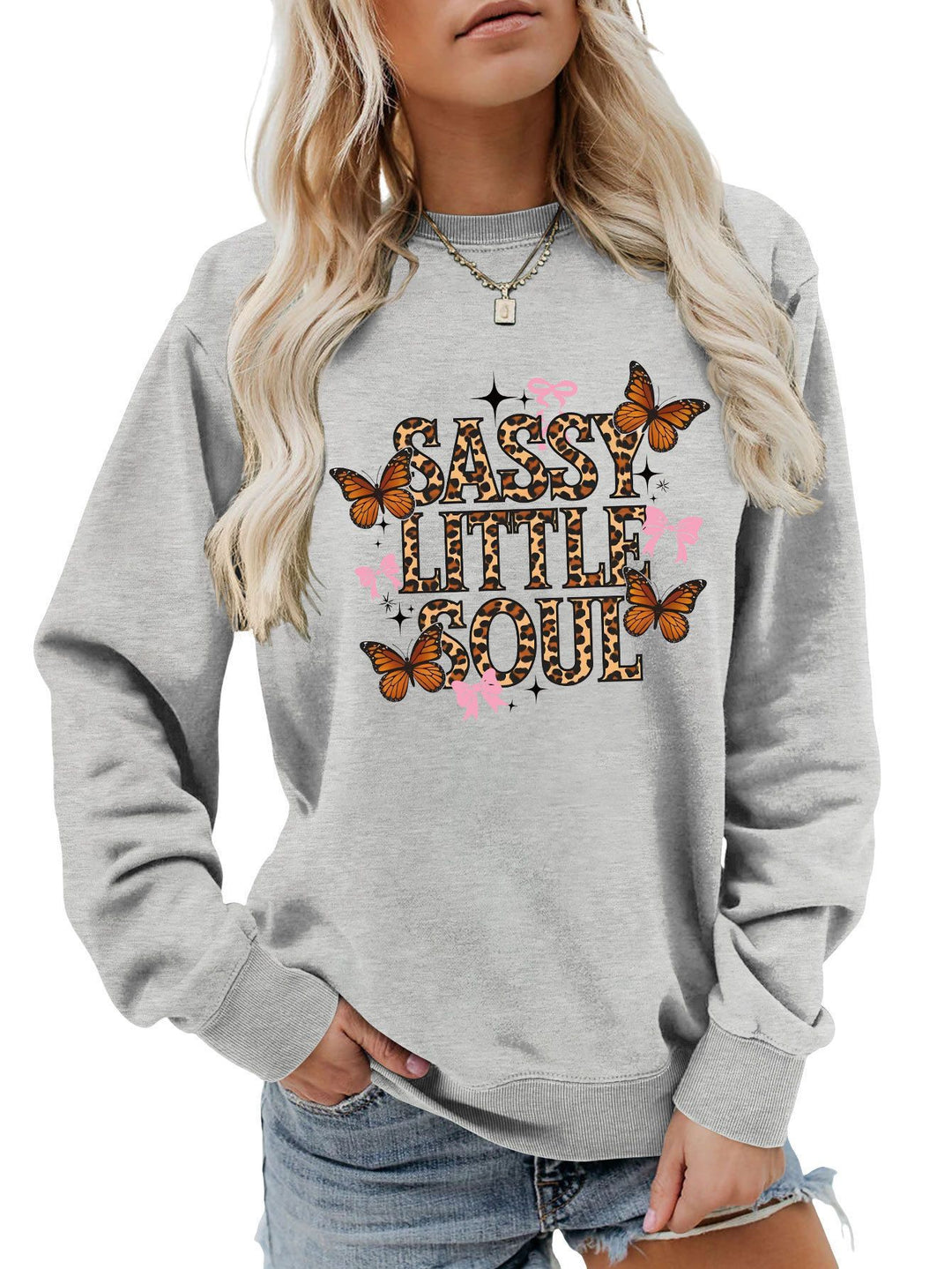 Kvinders sweatshirt med kunstnerisk sommerfugledesign Stilla