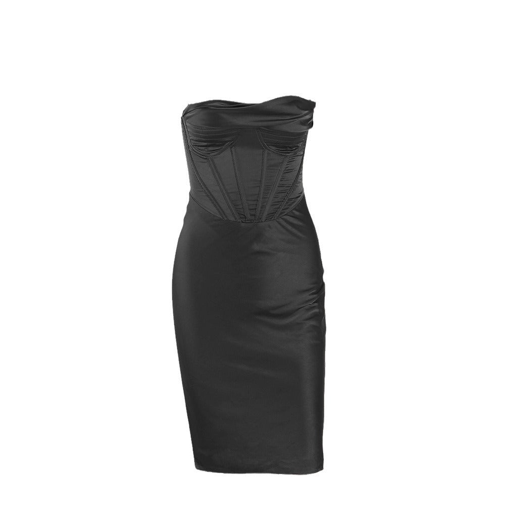 Dame satin cocktailkjole med figurformende snit og dekorativ bustier Stilla