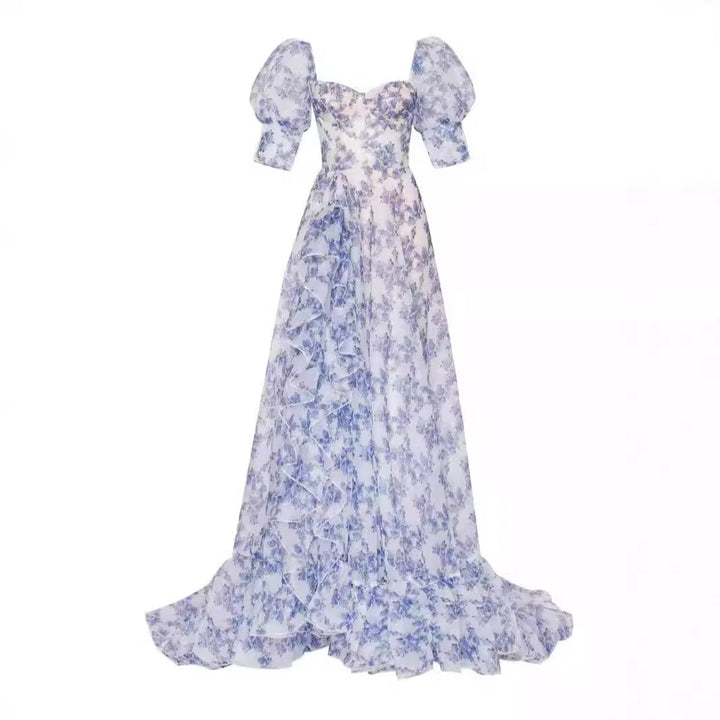 Dame bryllupskjole med off-shoulder design og voluminøse puffærmer. Stilla