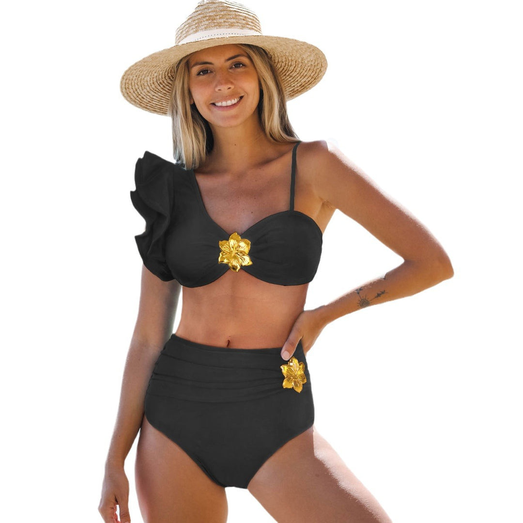 Dame bikini-sæt med legende flæse-design og dekorative blomsterapplikationer Stilla