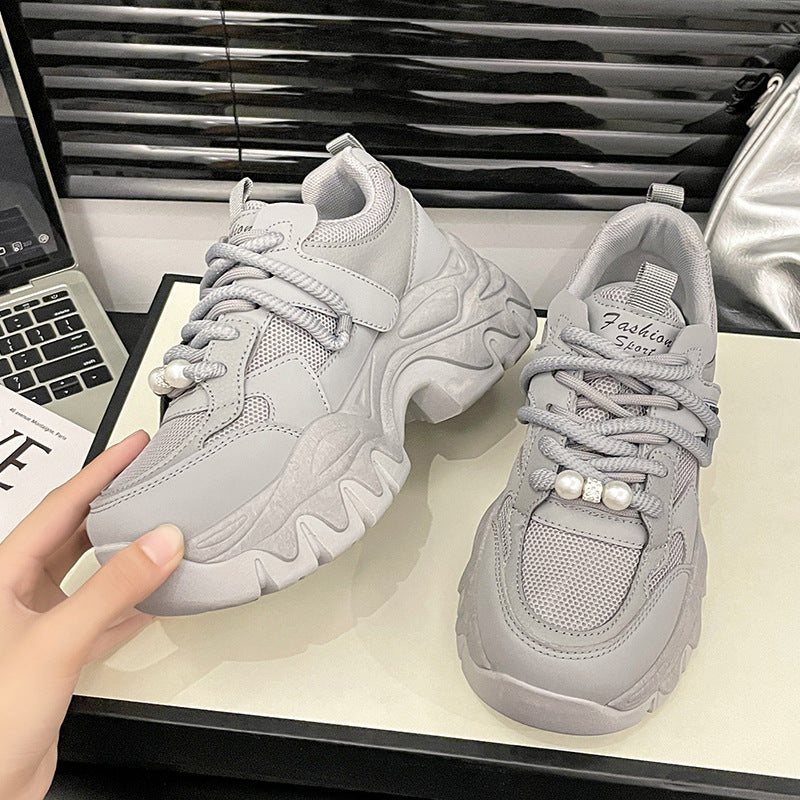 Dame Chunky Sneakers med fashionable perledetaljer og åndbart mesh-overflade Stilla